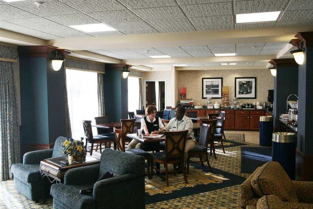 Hampton Inn Laporte Restaurant photo