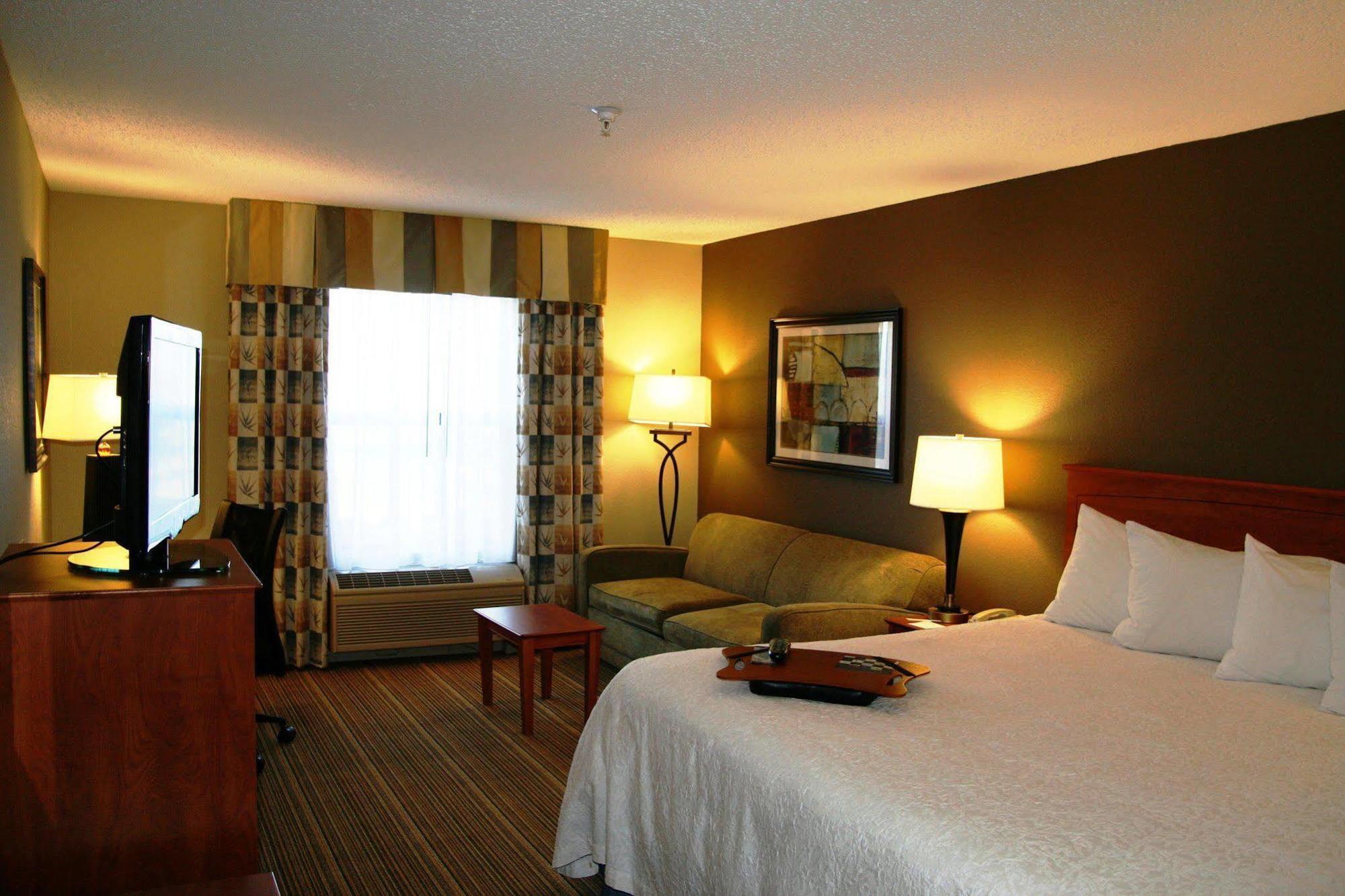 Hampton Inn Laporte Exterior photo